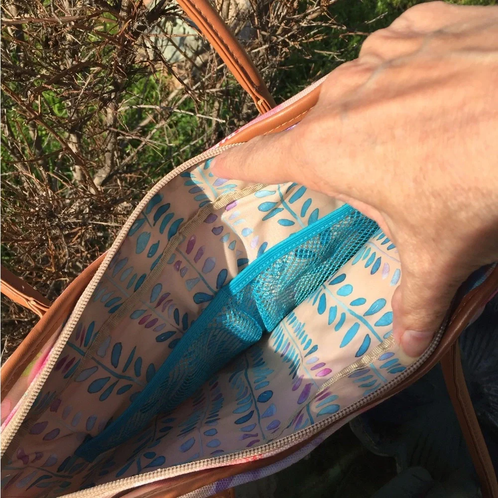 Canvas bag in fresh spring floral print - Picture 2 of 7